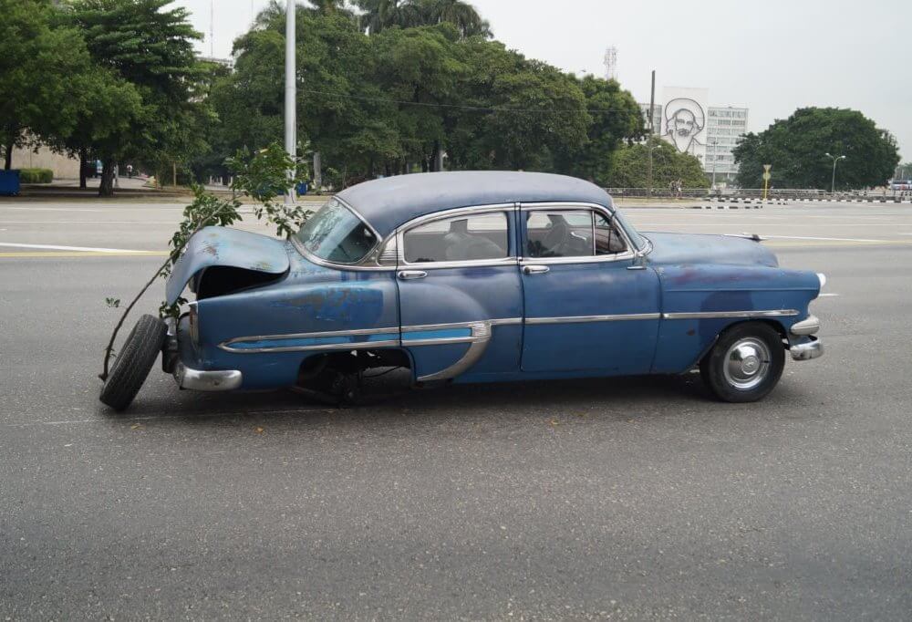 Deze oldtimer in Havana heeft het begeven